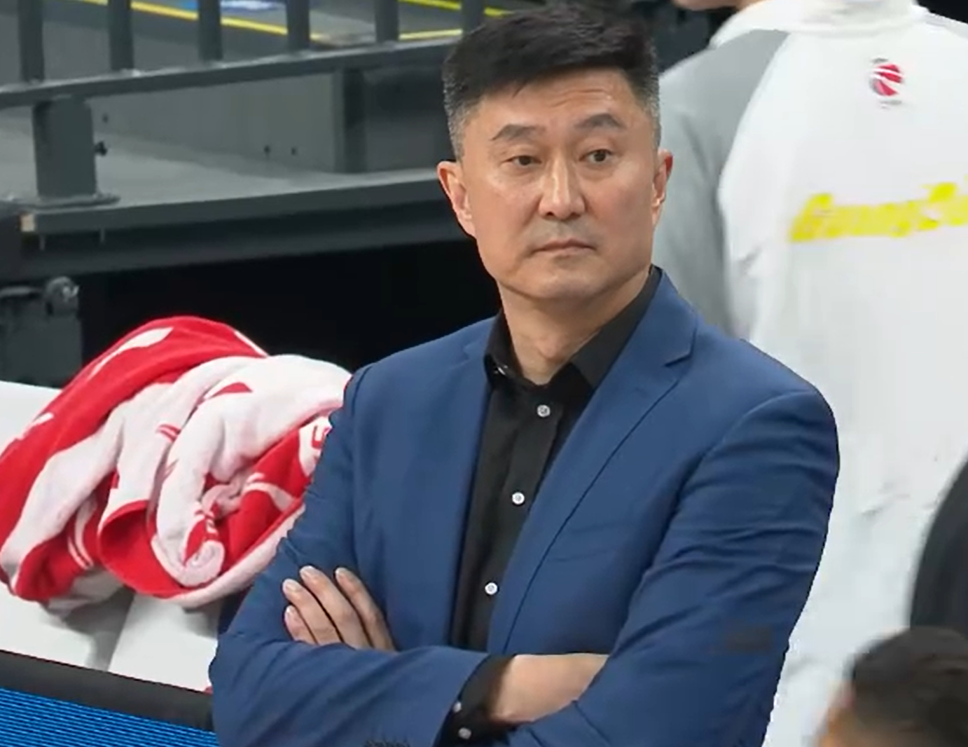 九游体育官方网站-输上海40分！杜锋有4个败笔，是广东队输球的主要因素