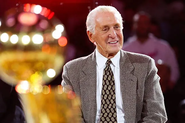 九游体育官方网站-美记：热火仍然对以现有阵容在季后赛中有所作为保持希望