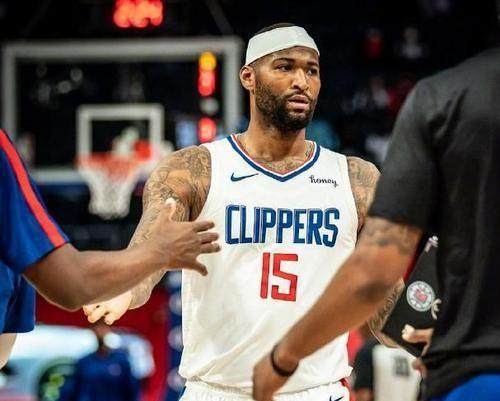 九游体育官网-关键时刻离谱罚球不中！考辛斯登场快艇季后赛0-5