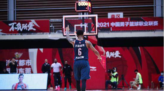 九游体育官网-末节接管比赛将冷门扼杀 马尚归来广东即刻止颓