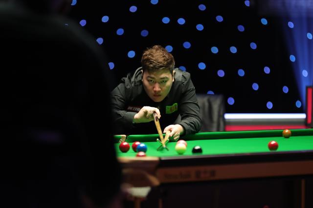 九游体育官网-颜丙涛连赢三场决胜局大战 大师赛首秀即进决赛